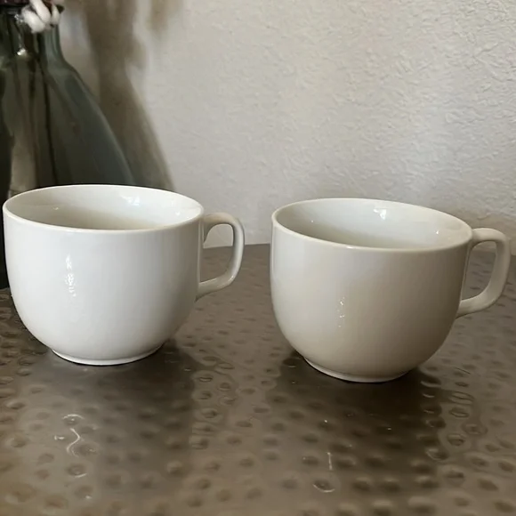 White set of 2 amuse professional grade coffee mugs - Picture 3 of 4